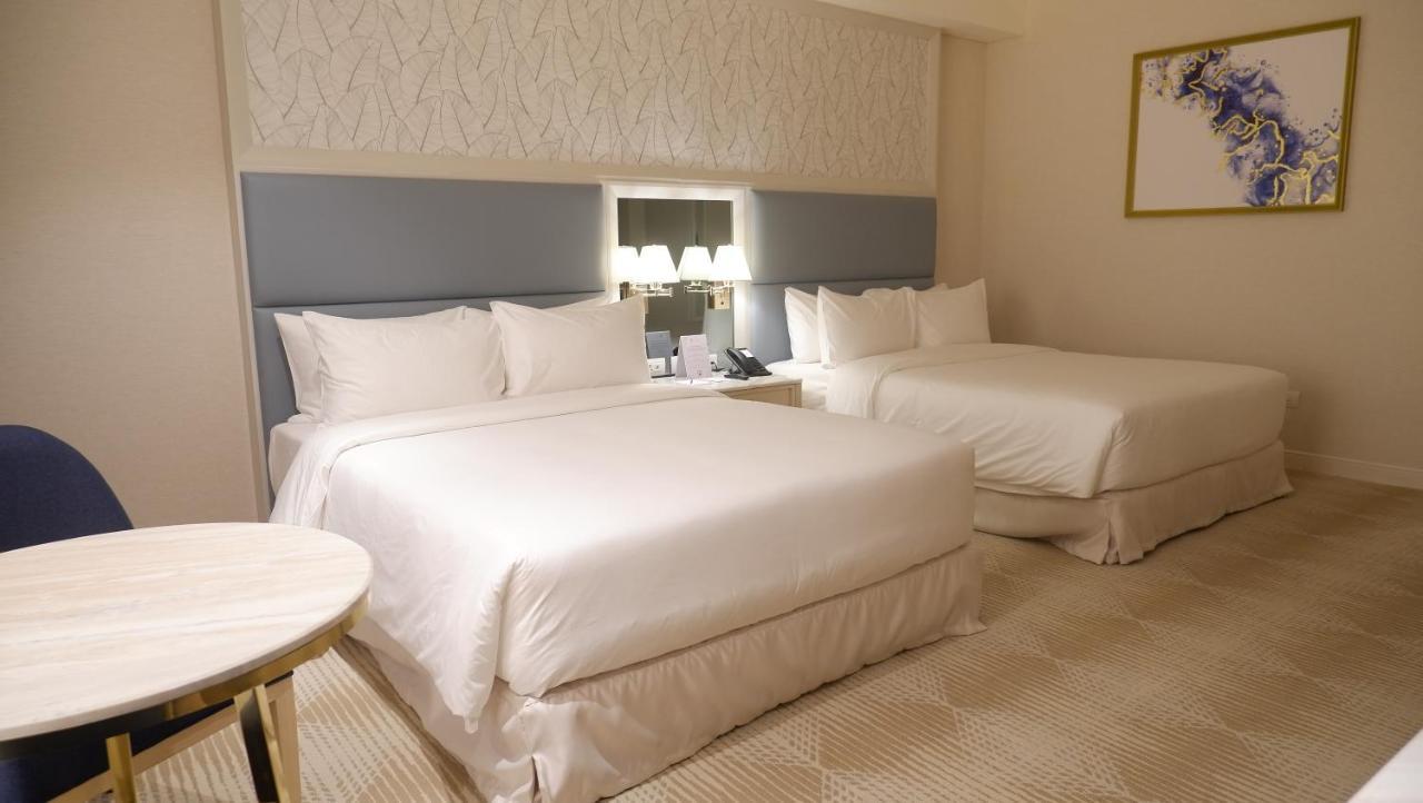 Royce Hotel & Casino Clark Field Екстер'єр фото