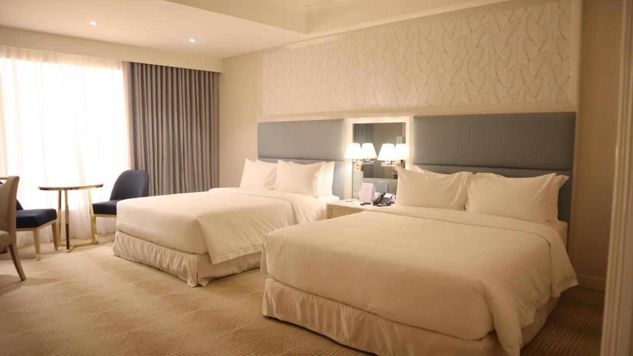 Royce Hotel & Casino Clark Field Екстер'єр фото