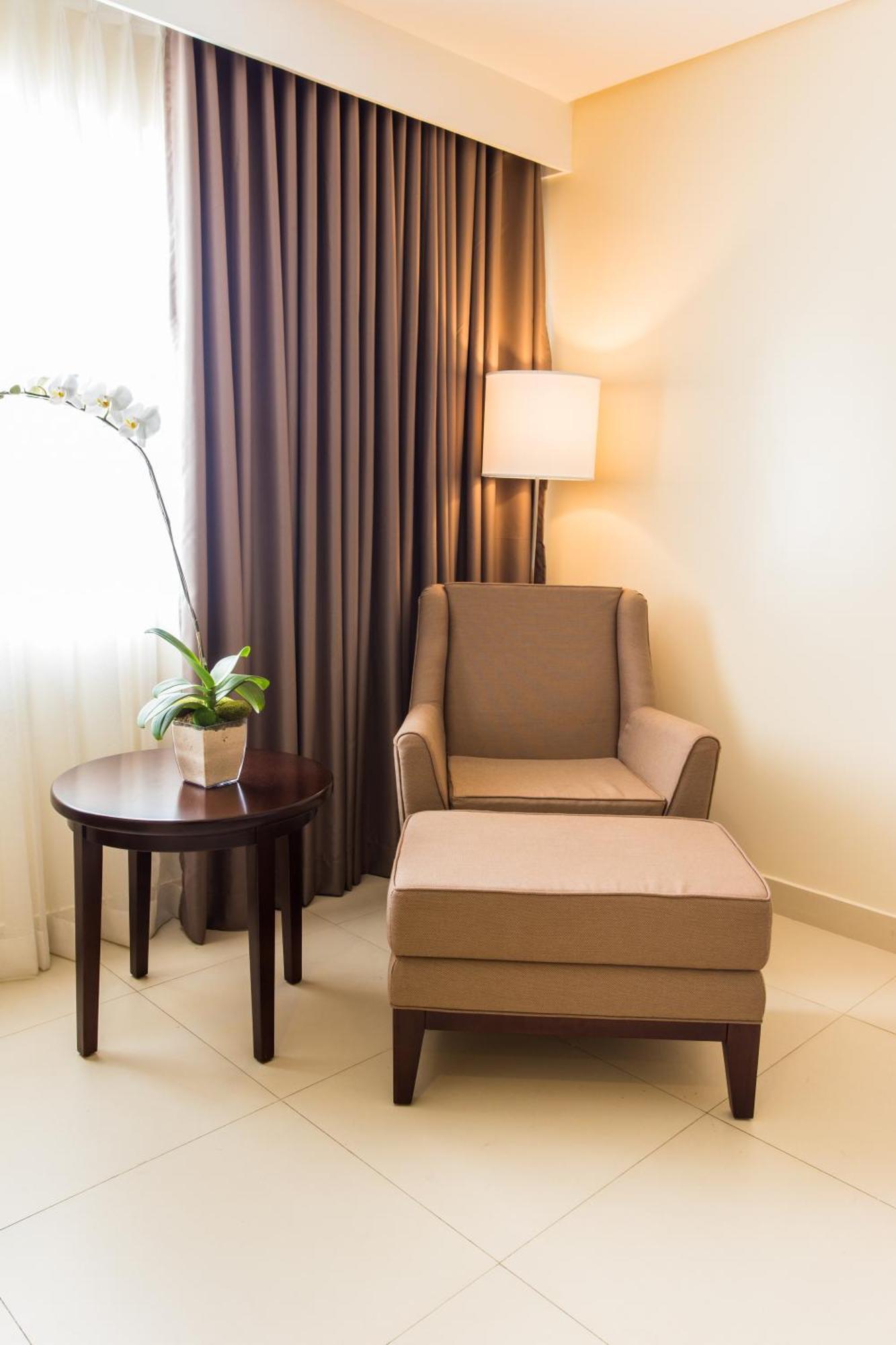 Royce Hotel & Casino Clark Field Екстер'єр фото