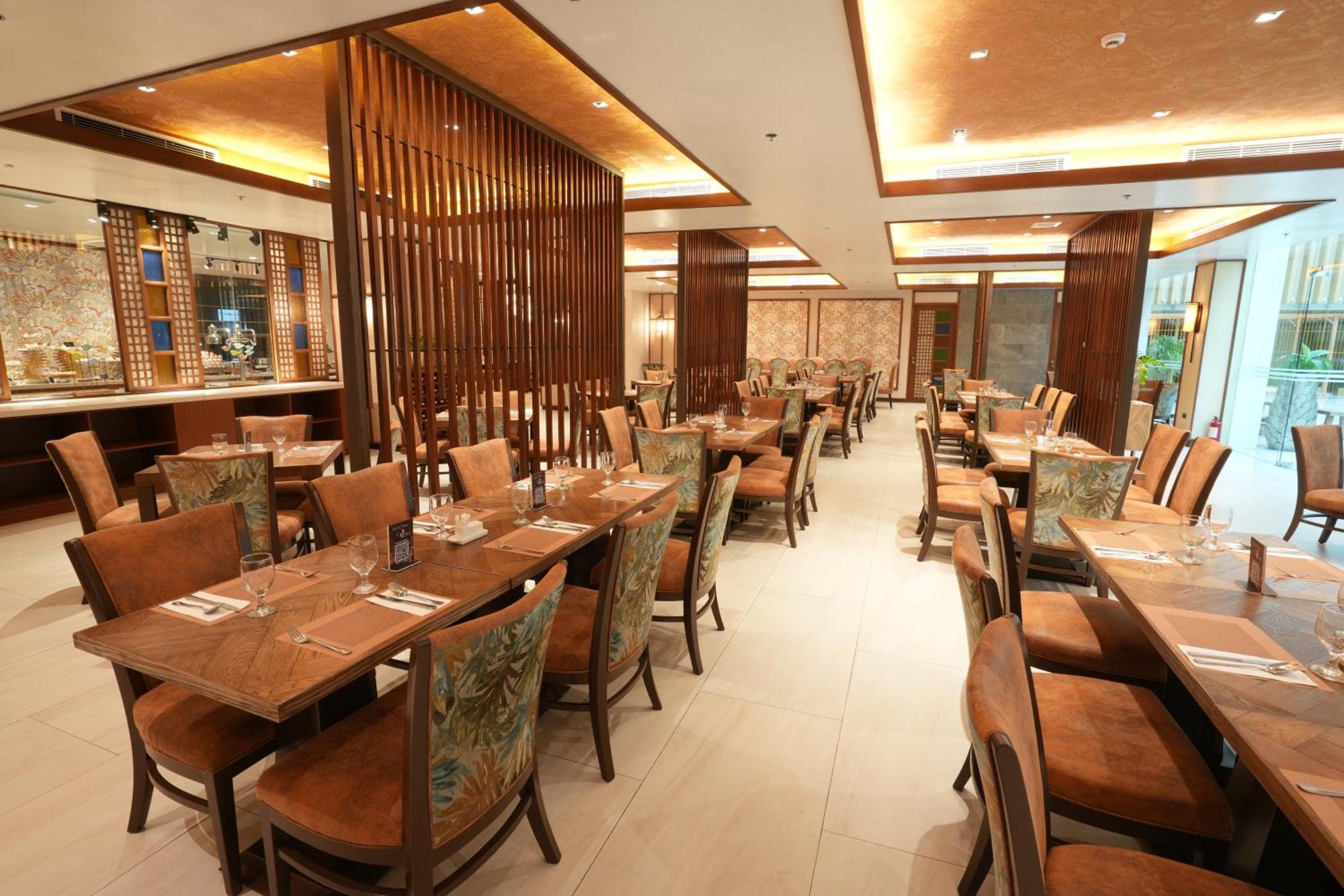 Royce Hotel & Casino Clark Field Екстер'єр фото