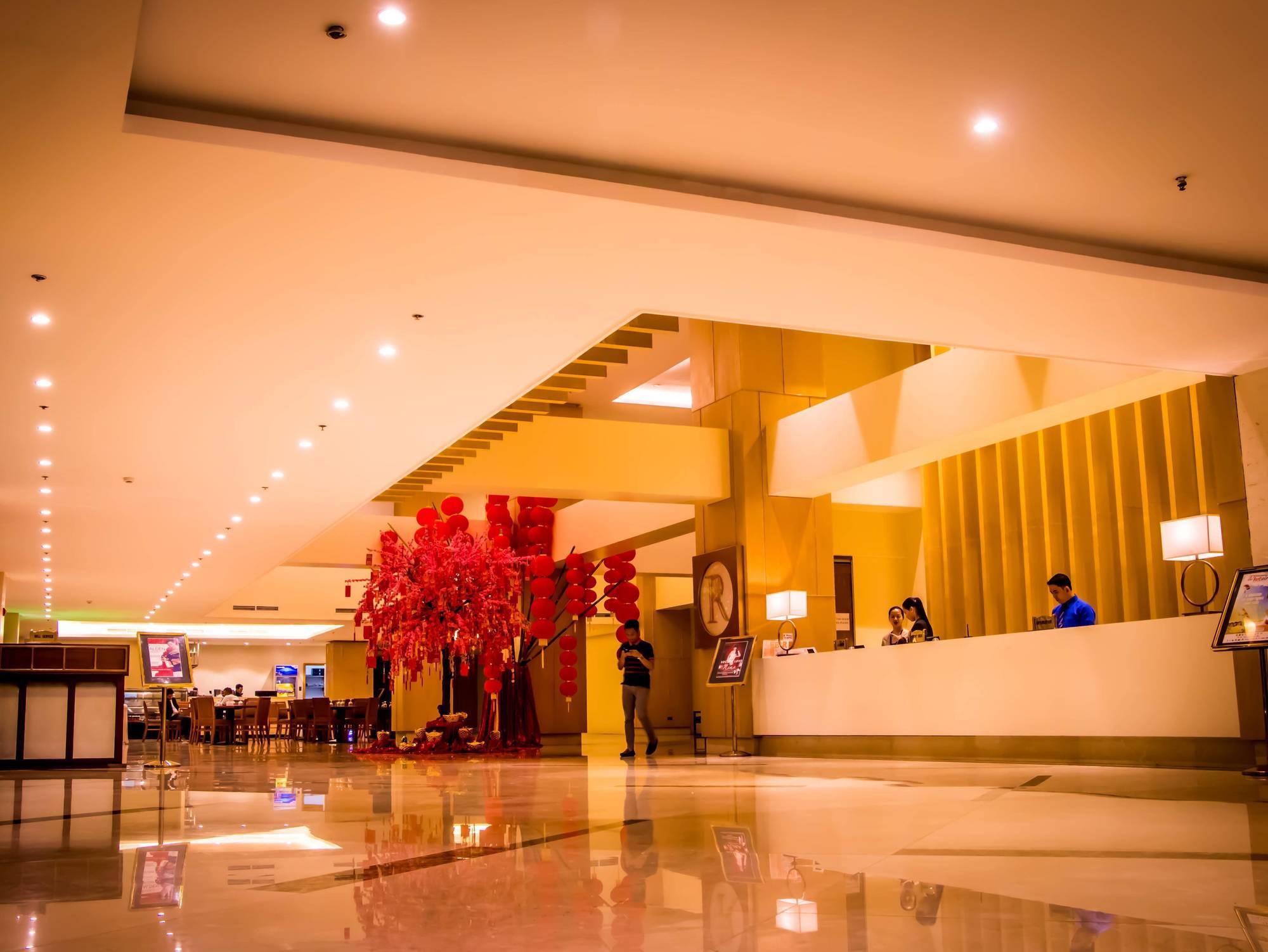 Royce Hotel & Casino Clark Field Екстер'єр фото
